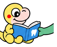 英語絵本を読む赤ちゃん恐竜